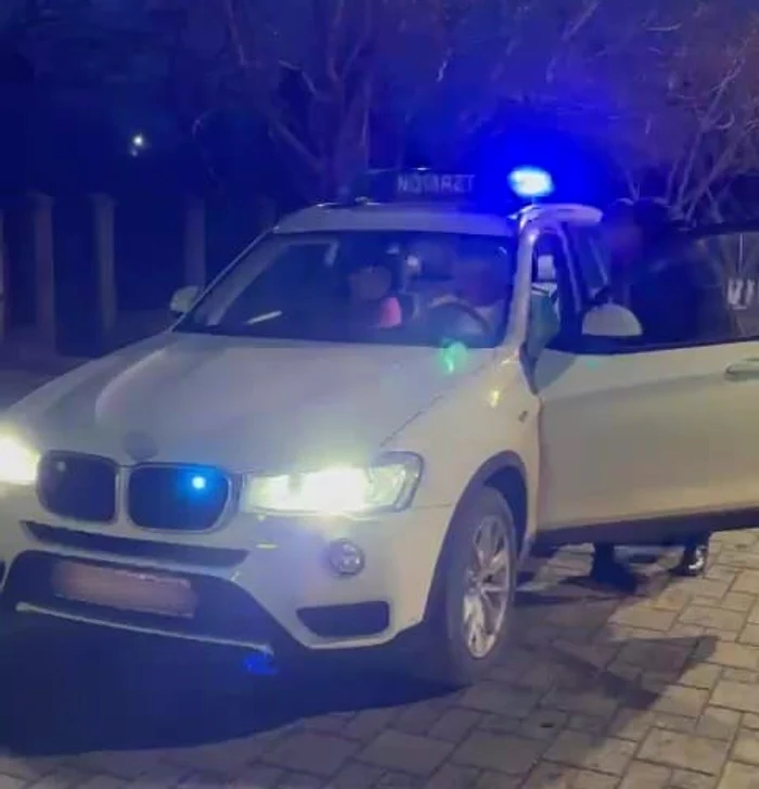 Mașină dotată cu dispozitive luminoase și sonore FOTO: IPJ Galați