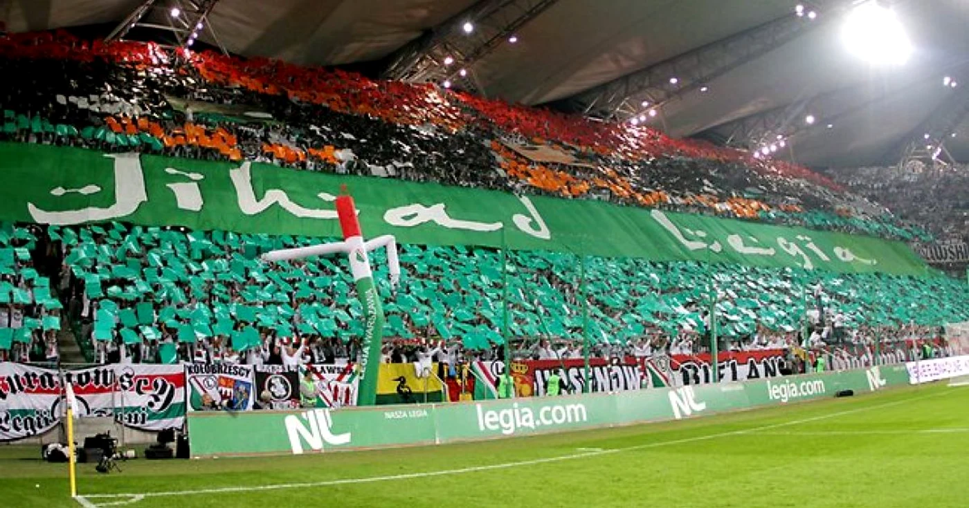 Acesta este bannerul afişat de fanii polonezi, care poate fi „taxat“ drastic de UEFA