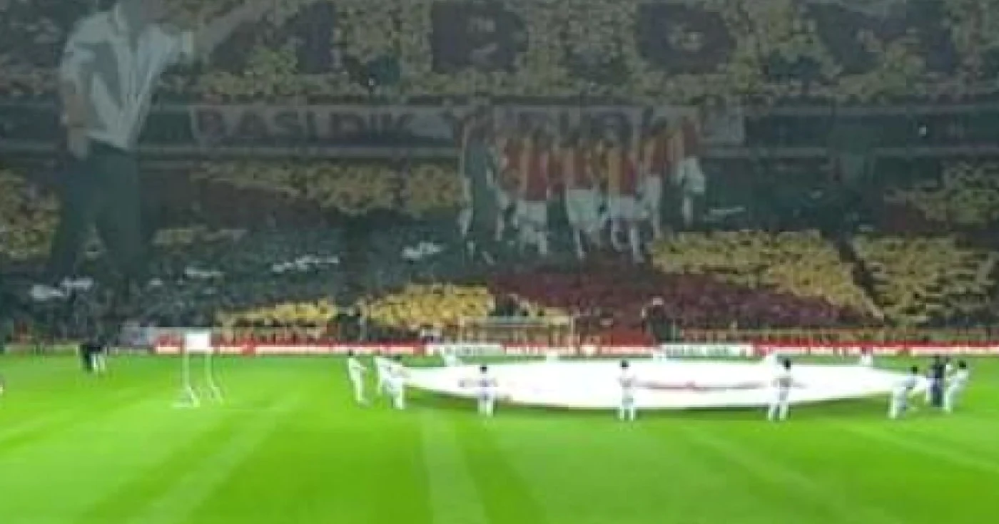 Fanii Galatei au făcut spectacol