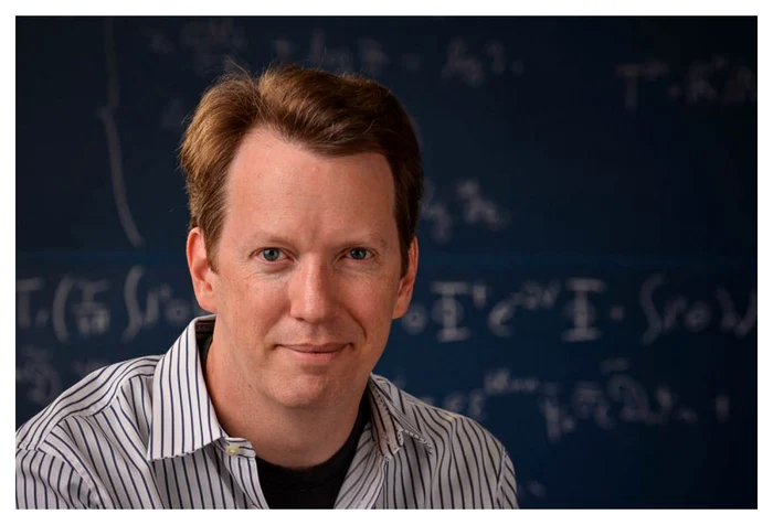 Sean Carroll,  profesor de fizică la Institutul de Tehnologie din California.