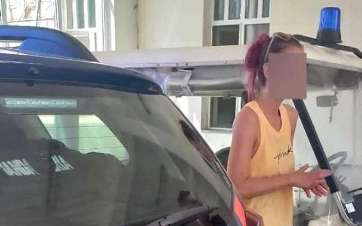 Femeia avea vânătăi pe care a spus că le-a făcut după ce a căzut cu bicicleta
