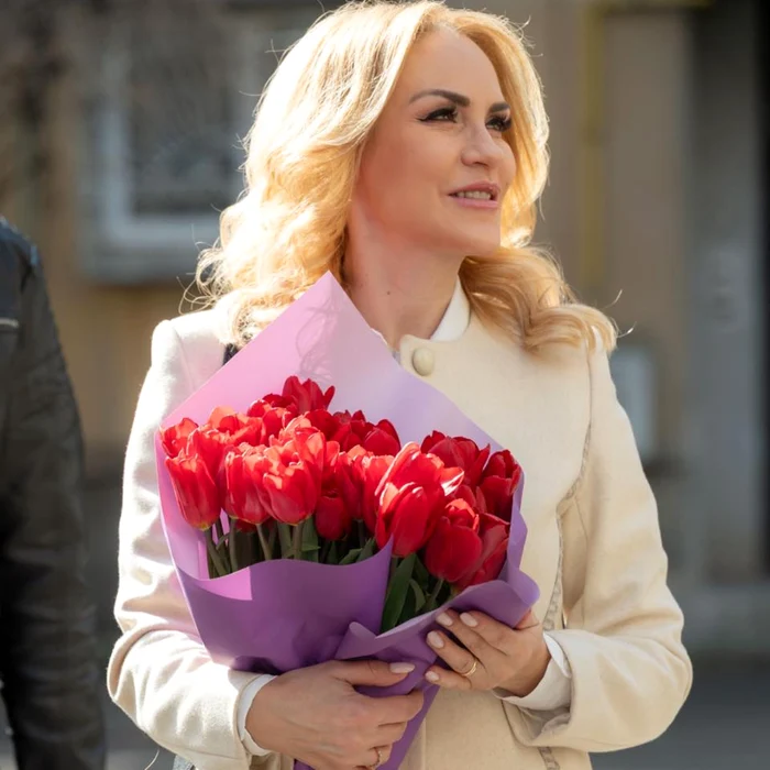 Gabriela Firea, Facebook jpg