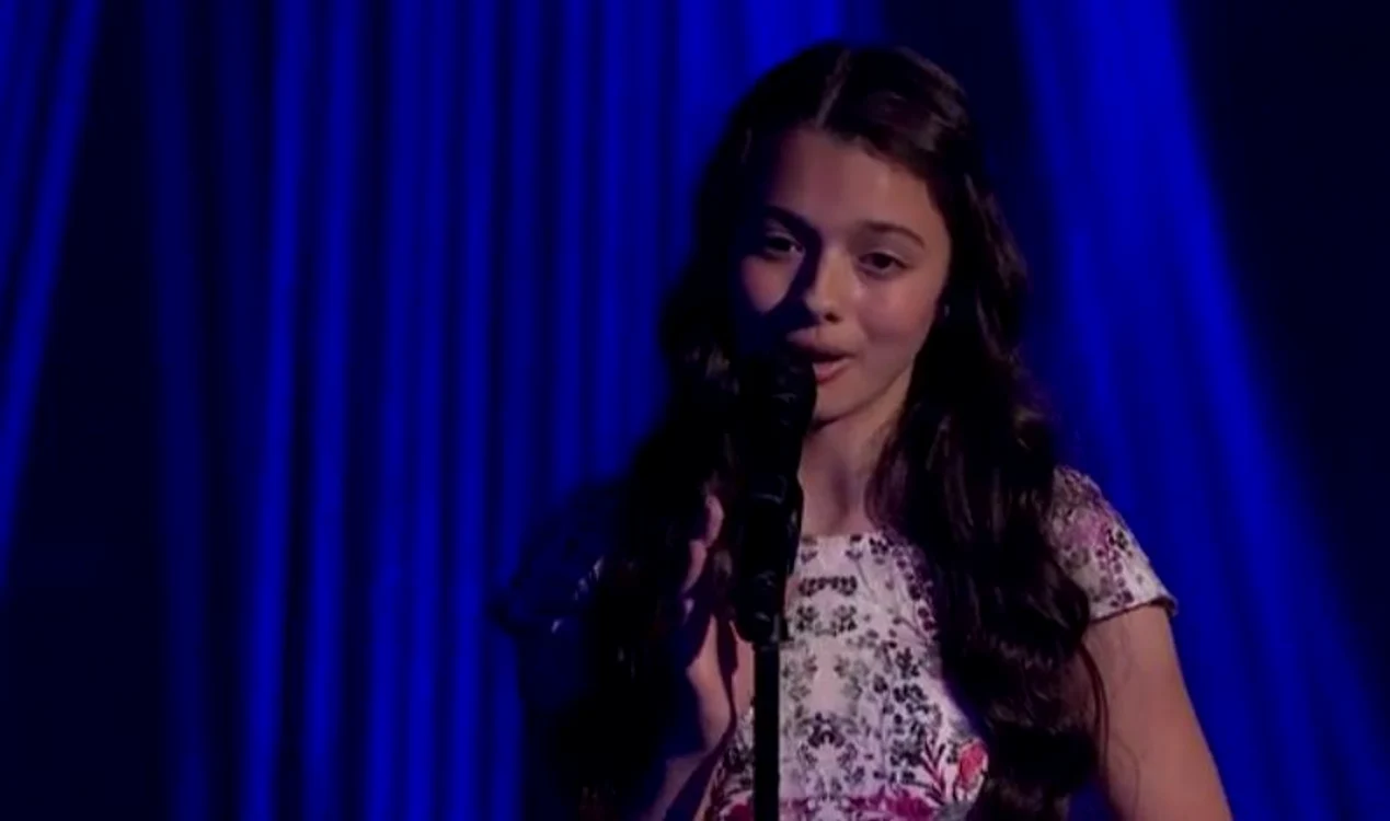
    Laura Bretan, pe scena de la „America are talent”Sursă: Captură Youtube  