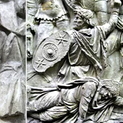 Daci infatisati pe columna lui Traian foto wikimedia commons jpg