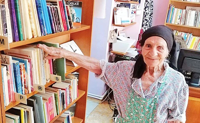 Tanti Maria, mereu îndrăgostită de lecturăFoto: adevarul.ro