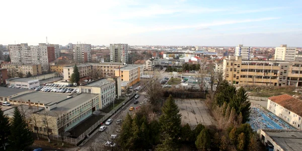 Trenul de sub sediul Poliţiei Timiş şi ruinele Industriei Lânii figurează în acte pe numele lanţului de firme ale lui Ovidiu Tender