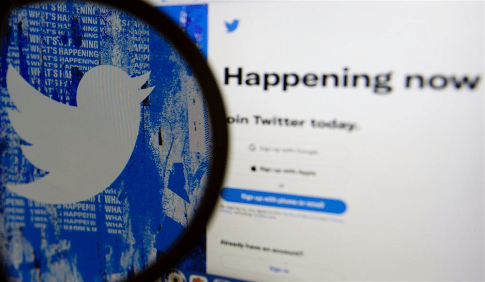 Twitter a interzis, fără explicații, conturile mai multor jurnaliști care scriu despre industria tehnologiei