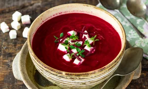 Supa crema de sfecla rosie  Sursa foto shutterstock 784425562 jpg
