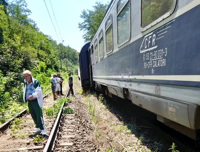 Incidentul feroviar produs sâmbătă a afectat sute de călători FOTO: CFR S.A.