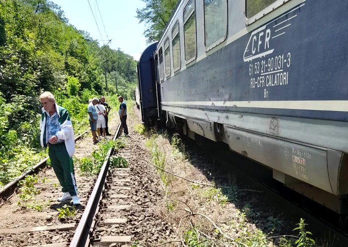 călători lângă trenul IRN 347 curtici - bucurești nord care a deraiat sâmbătă 13 iulie 2024