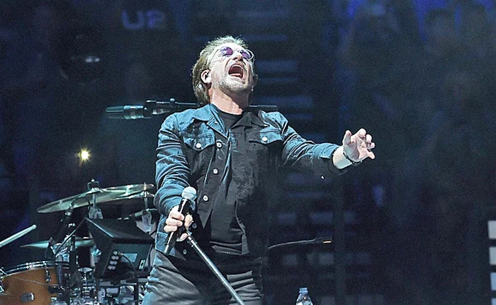 
    Artistul a amuţit în timp ce cânta piesa “Red Flag Day”Foto: Gettyimages  