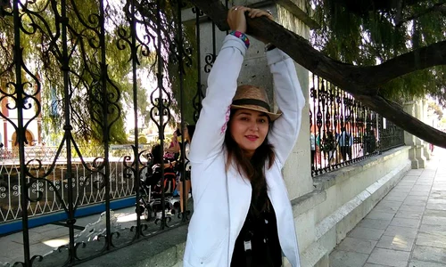 Ştefania s a născut în Buzău şi a plecat în Grecia de la 19 ani  Acum este ghid autorizat jpeg