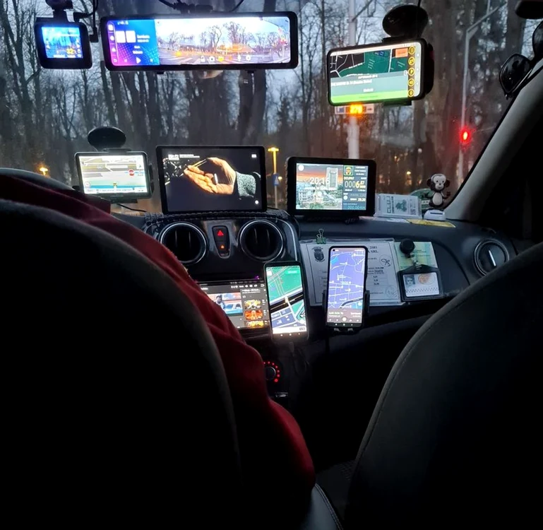 Aşa arată maşina taximetristului clujean. FOTO: Geanina Simion