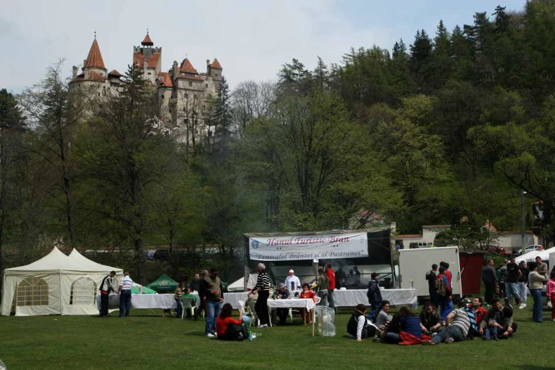 Castelul Bran este cel mai vizitat obiectiv turistic din România. FOTOAdevărul.
