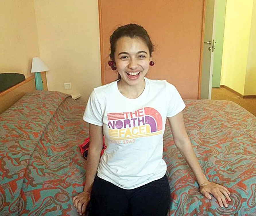 Laura s-a odihnit la un hotel din Bucureşti, apoi la 7 dimineaţa a avut avion spre Chicago