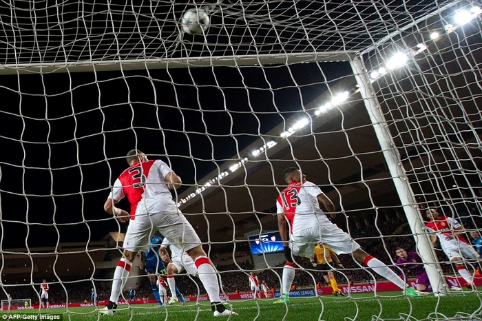 Arsenal a înscris de două ori în poarta lui Monaco, dar a fost eliminată din Liga Campionilor