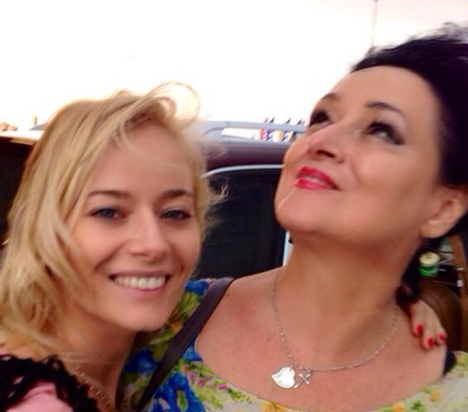 Laura Cosoi, copleșită de durere. Mama sa a murit: „Te iubim dincolo de viața asta”