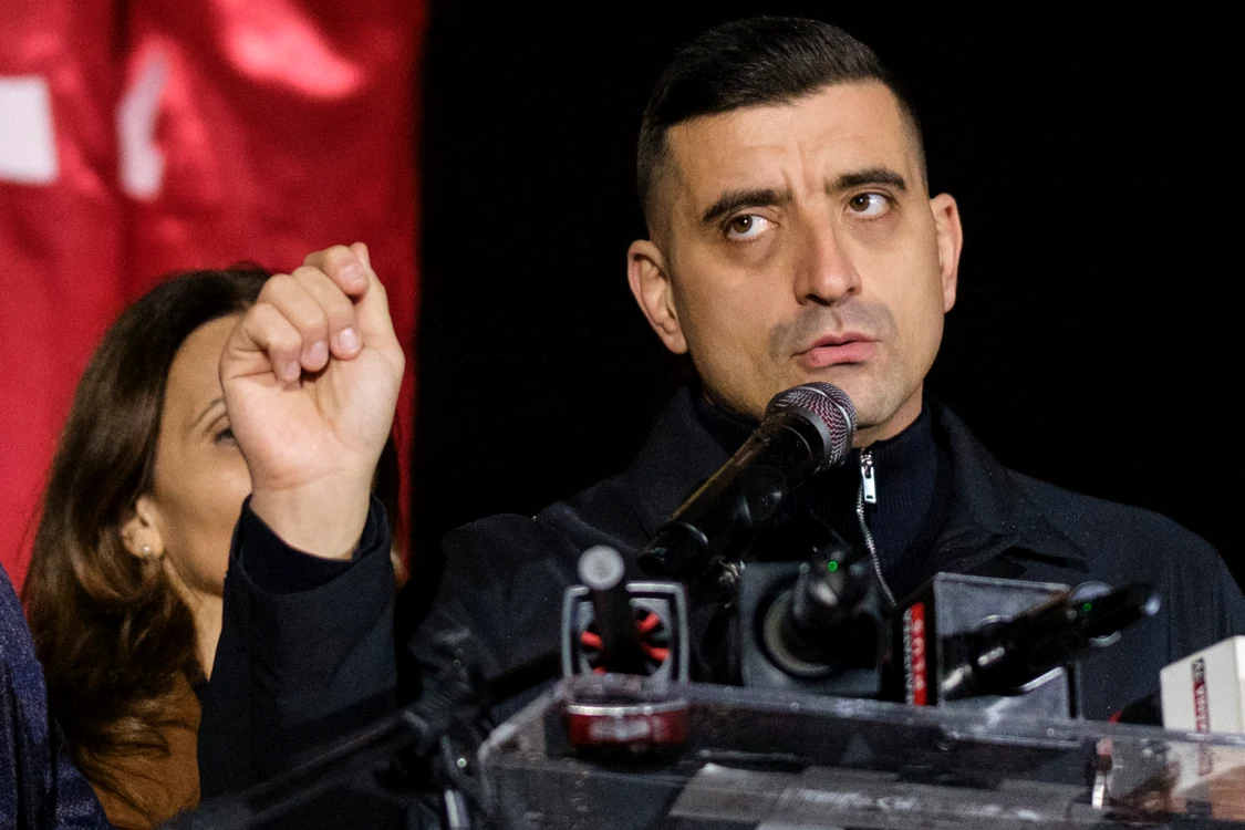 George Simion organizează un protest în Piața Universității. FOTO: Inquam/Alex Nechez
