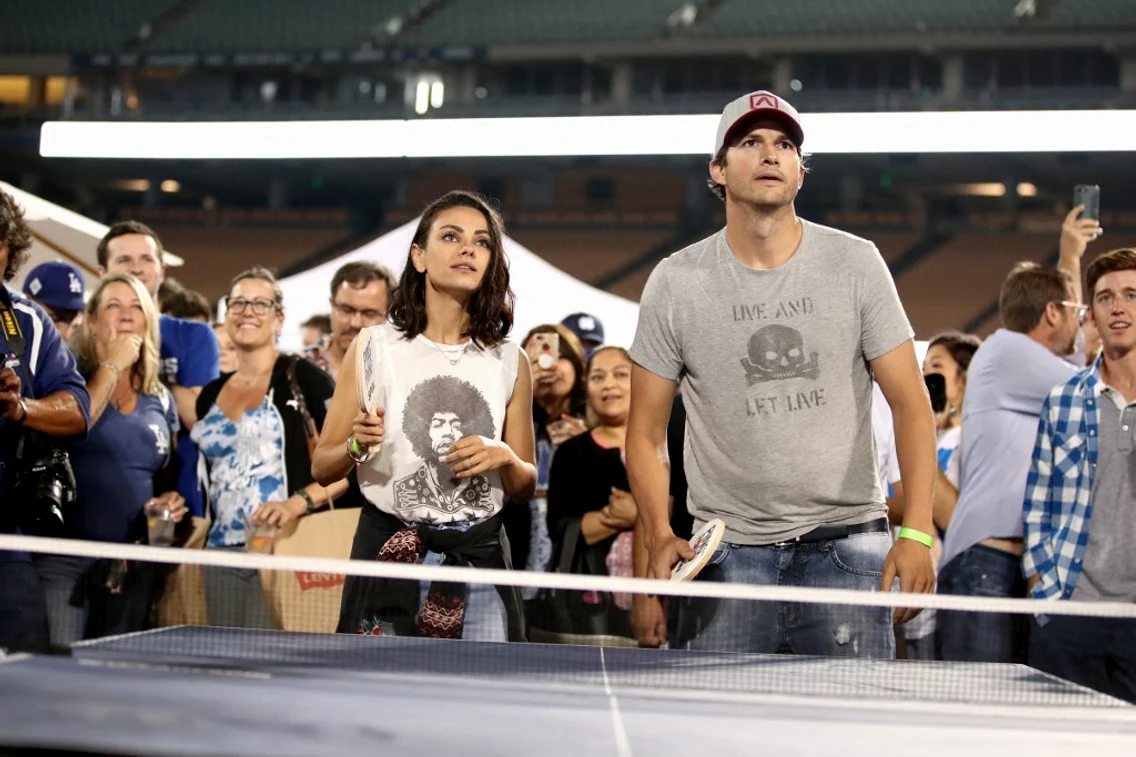 Mila Kunis și Ashton Kutcher jpg