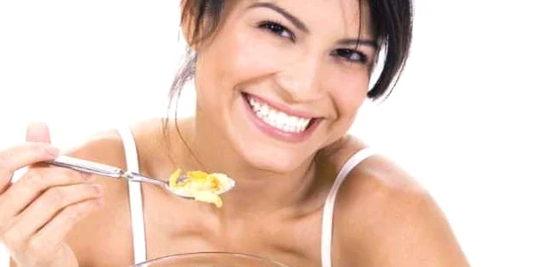 Poţi combina cerealele integrale cu fructe uscate doar dacă nu ai probleme cu greutatea 