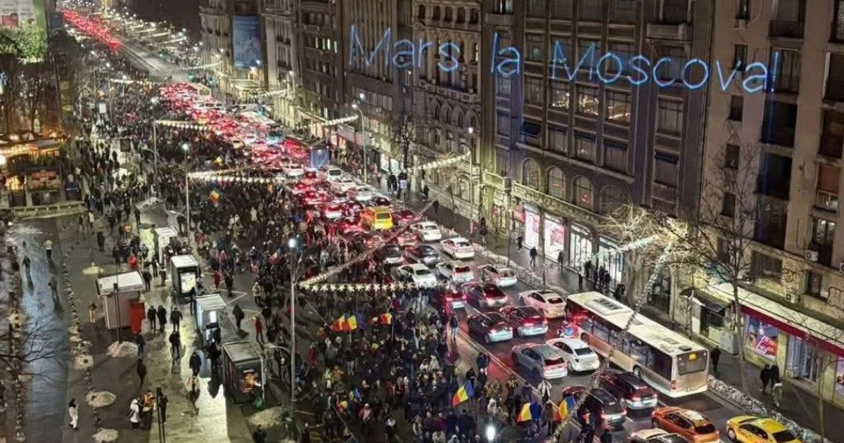 Amenda primită de motociclistul care a proiectat mesajul „Marş la Moscova” în timpul protestului AUR