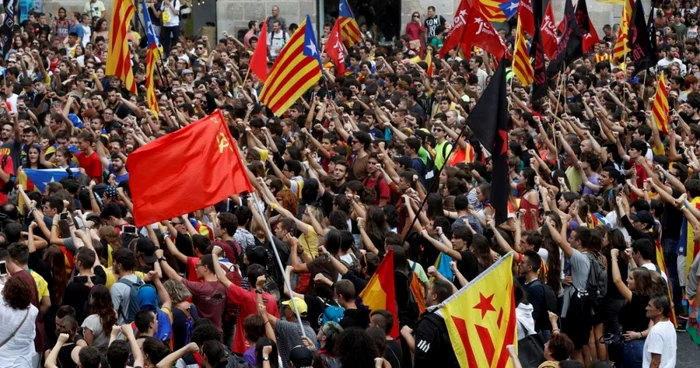 Manifestaţie la Barcelona cu prilejul primei aniversări a referendumului de autodeterminare FOTO EPA-EFE