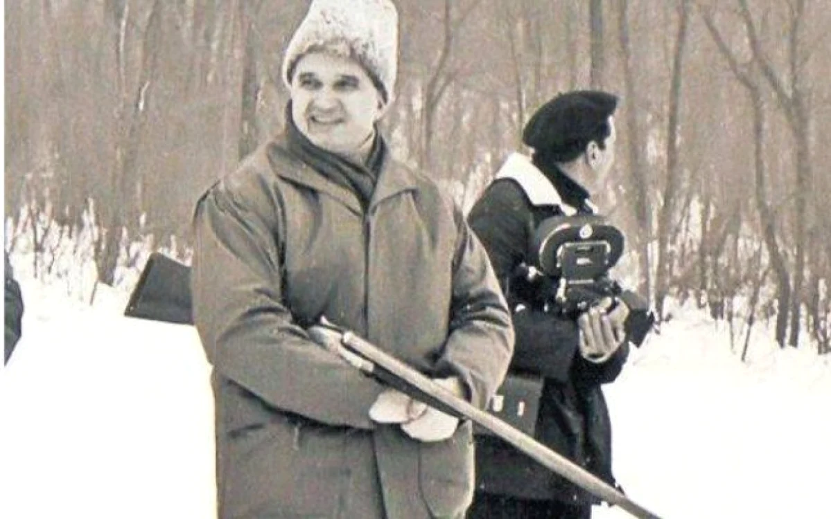 Nicolae Ceauşescu la vânătoare. Sursa: Wikipedia.