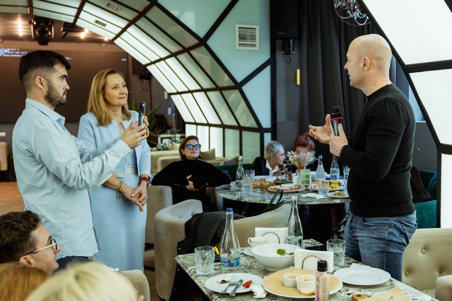 Elena Lasconi, vizită la Chișinău. Ce promisiuni face pentru voturile ,,fraților noștri de peste Prut” 