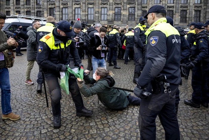 Protestatari pro Palestina au fost arestați la Amsterdam FOTO: