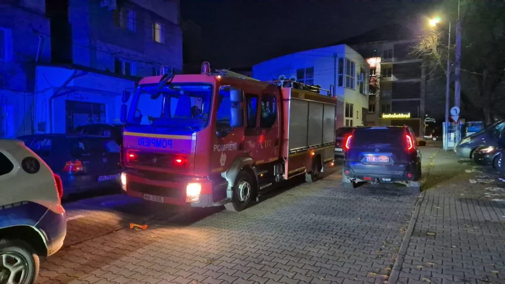 Un bărbat a fost găsit mort într-un apartament din Alba Iulia, după ce locatarii au simțit miros de gaz pe casa scării