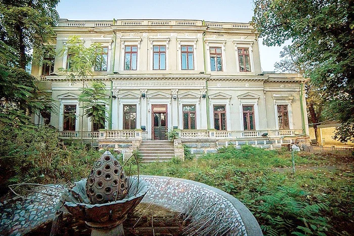 Palatul  Crissoveloni –  Cantacuzino. Preţ de pornire: 3.000.000 de euro