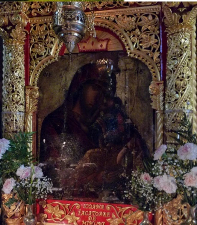 Icoana Făcătoare de Minuni FOTO arhivă mănăstire
