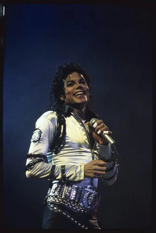 Michael Jackson a murit la vârsta de 50 de ani,
pe 25 iunie 2009, în urma unei „intoxicaţii grave“ cu propofol
FOTO Facebook