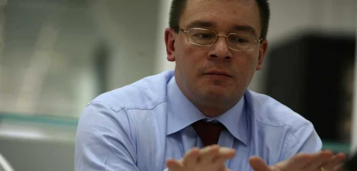 Mihai Răzvan
Ungureanu susţine că prevederea favorabilă mafioţilor imobiliari
a ajuns în lege din greşeală Foto: Adevărul