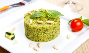 Cuscus cu sos pesto  Sursa foto shutterstock 265333580 jpg