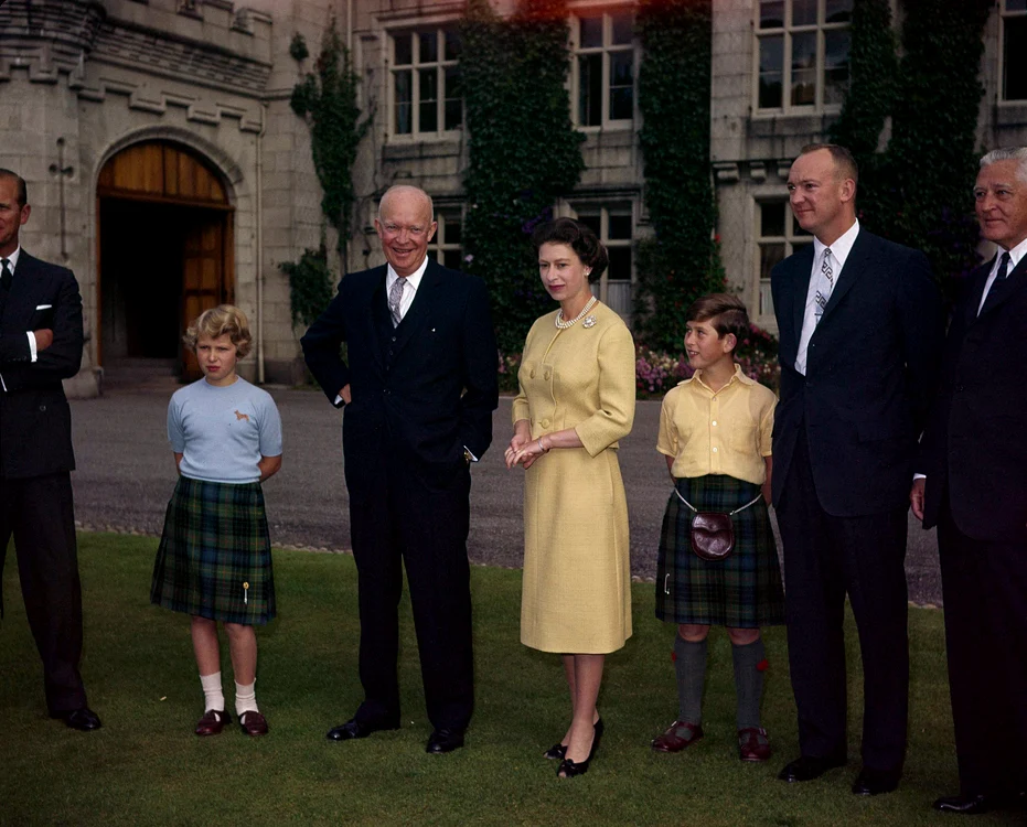 Dwight Eisenhower a fost întâmpinat de suverana Marii Britanii la Castelul Balmoral din Scoția
