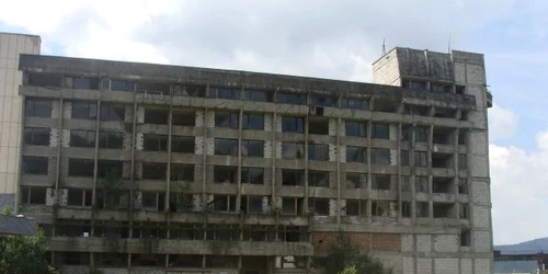 Hotelurile din staţiunea turistică Vidra au ajuns o ruină