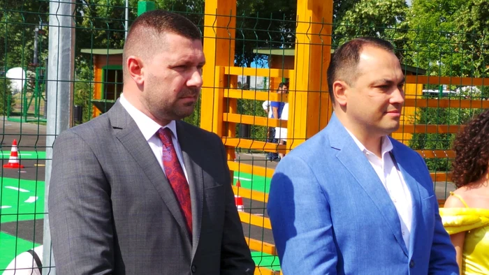 Radu Dragomir, de la Urban scope, alături de primarul Cristi Misăilă