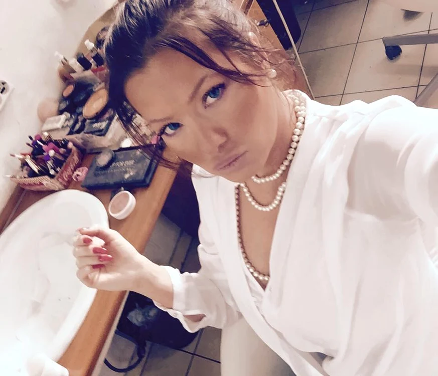 
    Simona Sensual se vrea măritată şi cu copii, dar iubitul nu se gândeşte să o ceară în căsătorieFoto: arhivă personală  