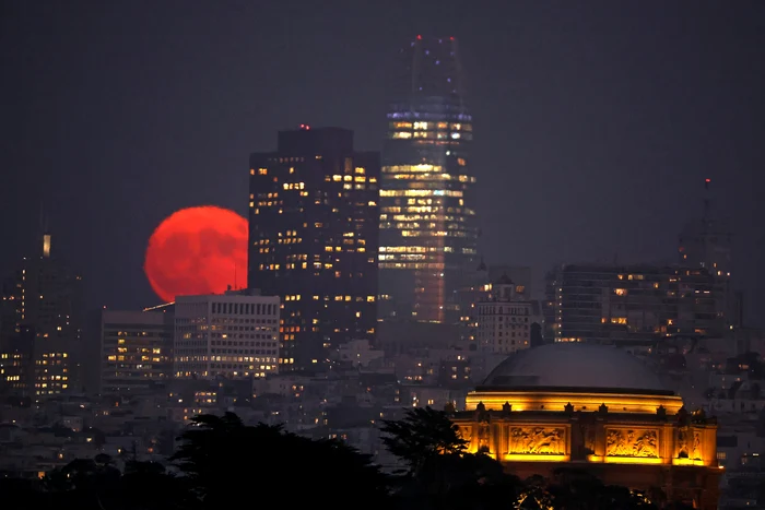 SuperLuna văzută în San Francisco Foto Gettyimages 