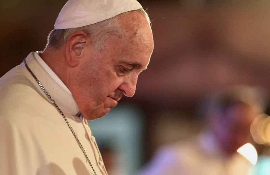 Fericirea ca formă de curaj. Lecția Papei Francisc pentru o Românie mai împăcată cu sine