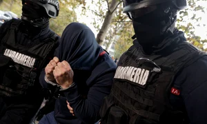Persoane aduse la audiere la DIICOT dupa descinderi la membrii clanului Caran in Bucuresti 23 noiembrie 2023 FOTO Inquam Photos George Calin (4) jpg