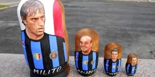 Matrioşka "Chivu", alături de coechipierii săi Milito, Sneijder şi Lucio