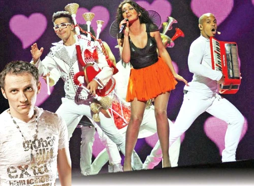 Elena Ionescu (24 de ani), solista trupei Mandinga, a fost aleasă cea mai sexy prezenţă feminină din concurs.