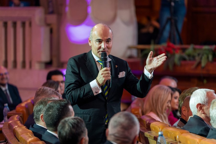 Rareș Bogdan: „Să lăsăm PSD să guverneze cu AUR sau cu cine or dori ei”. O nouă alianță a PNL cu PSD ar însemna „că suntem complet cretini”