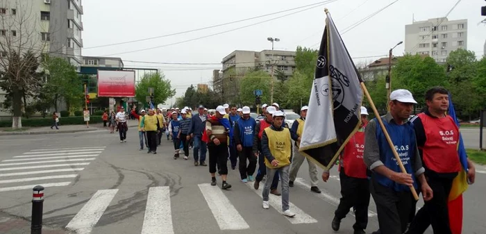 Protestatarii au primit întăriri în Slatina, sindicalişti de la ALRO alăturându-li-se FOTO Adevărul