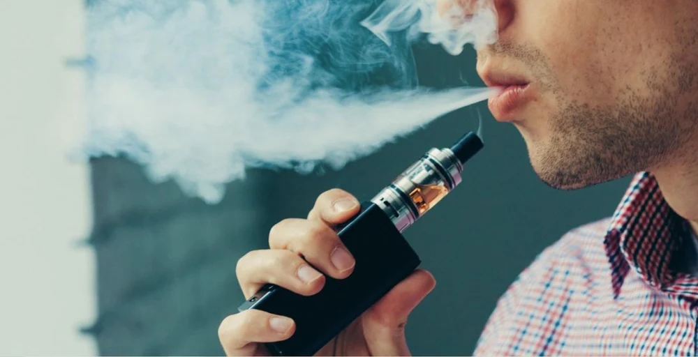 Țigările electronice, trecute oficial în ghidurile oncologice din SUA drept soluție pentru renunțarea la fumat