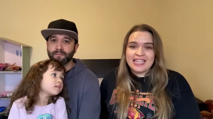 Pablo și Bethany au făcut o listă cu 10 diferențe între România și America FOTO Captură video