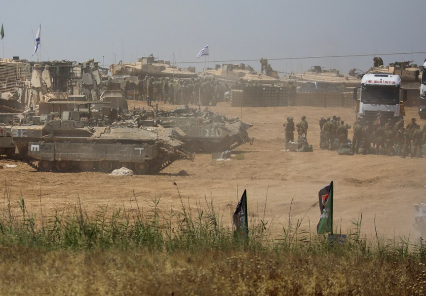 Israelul a ordonat noi evacuări la Rafah. Sute de mii de palestinieni au părăsit zona