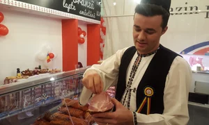 Trebuie să se vadă firicelele de carne în mezel  Evitați le pe cele cu masă compactă jpeg